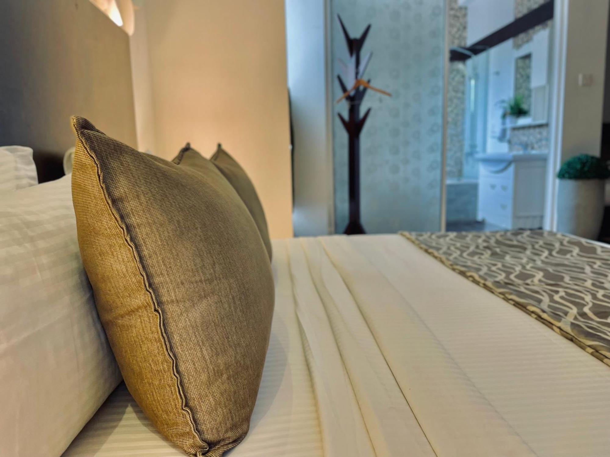 8 Plus Motels Negombo Exterior foto